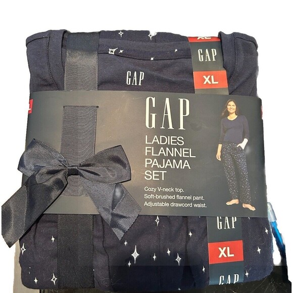 Gap Women's V neck Top Flannel Bottom Pajama Set Size XL 2 Piece Midnight Stars - Picture 6 of 7